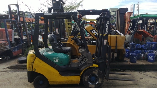 รถยกโคมัสสึรุ่น 20 ใหม่ล่าสุด น้ำหนักยก 1.5 ตัน เครื่องดีเซล เกียร์ออโต้ เสาสูง 3 เมตร