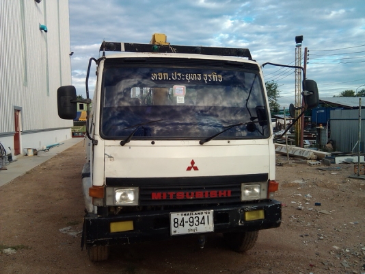 ขายรถบรรทุกหกล้อ MITSUBISHI FUSO ปี 45 ติดเครน TANADO 3 TON 4 ปลอก เครื่อง 195 แรงม้า ยาง 900 กระบะยาว 6.50 m.