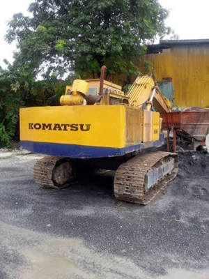 ขายรถแแบคโฮ KOMATSU PC200สภาพพร้อมใช้ 500000 บาท