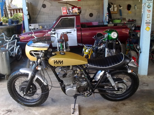 ขาย/แลกอะไรได้มั้งคับ sr 400 wm  สภาพแต่ง ขับ หล่อๆ เรยคับ