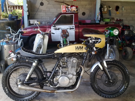 ขาย/แลกอะไรได้มั้งคับ sr 400 wm  สภาพแต่ง ขับ หล่อๆ เรยคับ