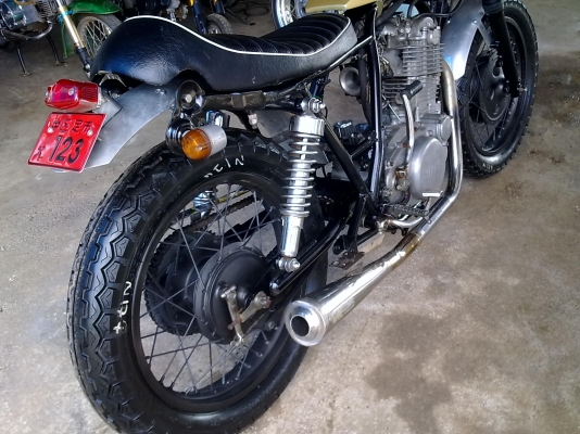 ขาย/แลกอะไรได้มั้งคับ sr 400 wm  สภาพแต่ง ขับ หล่อๆ เรยคับ