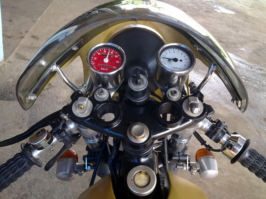 ขาย/แลกอะไรได้มั้งคับ sr 400 wm  สภาพแต่ง ขับ หล่อๆ เรยคับ