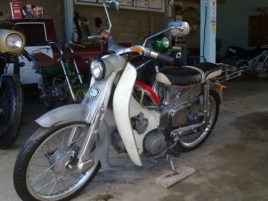 ขายรถ c100 เก๋าๆ แรงๆ สักคัน