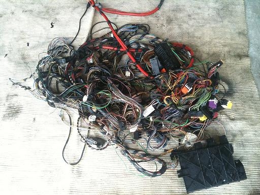 ขาย ชุดสายไฟ BMW-E36  เครื่องยนต์ M50  ครบทั้งคัน