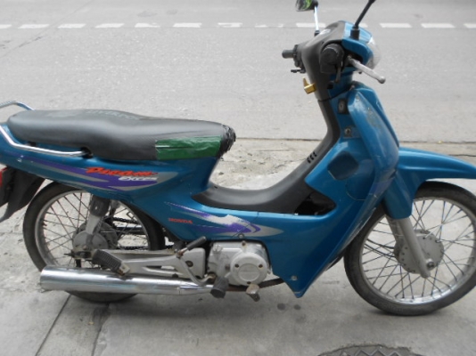 Honda-Dream เครื่องกริ๊บมากครับไม่เยิ้ม ควันไม่ไหล