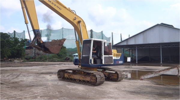 ขายแม็คโค 200 รุ่น 3 ราคา 750,000 บาท ขายแม็คโค 200 รุ่น 3 ราคา 750,000 บาท