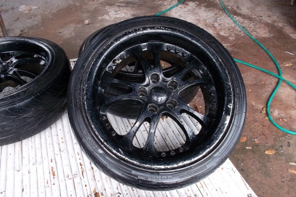 ขายล้อแม็ก ขอบ17 5รู100 แถมยาง 205/45/17 ครับ ขายล้อแม็ก ขอบ17 5รู100 แถมยาง 205/45/17 ครับ