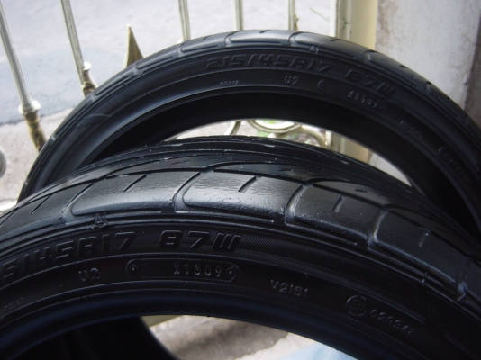 ยาง DUNLOP ขอบ 17 สภาพดีทั้ง 2 เส้น ไม่มีปะ ไม่บวม ยาง DUNLOP ขอบ 17 สภาพดีทั้ง 2 เส้น ไม่มีปะ ไม่บวม
