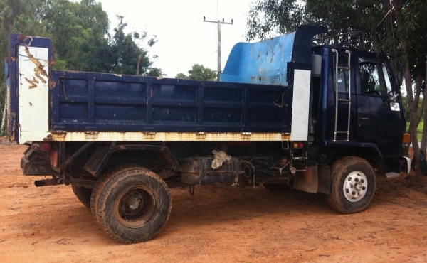 ***ขายแล้วครับขอบคุณ Truck2hand ***ขออนุญาต ลงขายใหม่ หลุดมัดจำ!! ขาย ตัดก่อนฟิตเครื่อง 6ล้อดั๊มดิน ISUZU ROCKY FRR 175HP 6BG1 เครื่องดี มีอ่อนหน่อย ช่วงล่างแน่นคัสซีสวยไม่ผุไม่ดาม กระบะดั๊มเหล็ก6ตันยิงหน้า 3.60ม. สภาพดีพื้นดีข้างดีไม่ผุ หัวบางภายในดีคอนโ