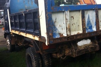 ***ขายแล้วครับขอบคุณ Truck2hand ***ขออนุญาต ลงขายใหม่ หลุดมัดจำ!! ขาย ตัดก่อนฟิตเครื่อง 6ล้อดั๊มดิน ISUZU ROCKY FRR 175HP 6BG1 เครื่องดี มีอ่อนหน่อย ช่วงล่างแน่นคัสซีสวยไม่ผุไม่ดาม กระบะดั๊มเหล็ก6ตันยิงหน้า 3.60ม. สภาพดีพื้นดีข้างดีไม่ผุ หัวบางภายในดีคอนโ