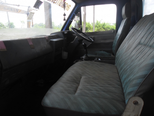 ขายรถบรรทุกน้ำมัน 6 ล้อ ISUZU NPR 59PU5M 115 แรงปี 37 เกียร์สั้นเครื่องดีคัสซีสวยมากทะเบียนเต็ม