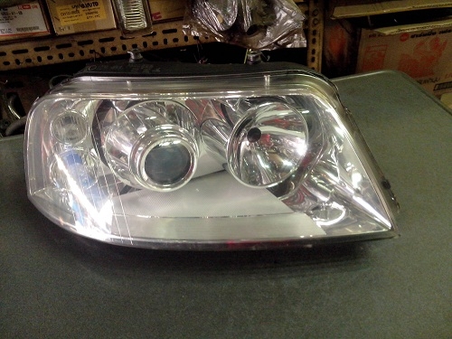 ไฟหน้า Volkswagen SHARAN ด้านขวา สภาพสวย