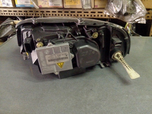 ไฟหน้า Volkswagen SHARAN ด้านขวา สภาพสวย ไฟหน้า Volkswagen SHARAN ด้านขวา สภาพสวย