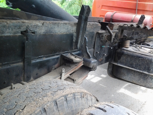 ขาย6ล้อใหญ่หัวยาวสถาพสวยเต็มพร้อมไช้ขับงายขับสบายแอร์เย็นเฉิมพวงมาลัยเพาเวอร์