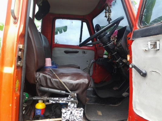 ขาย6ล้อใหญ่หัวยาวสถาพสวยเต็มพร้อมไช้ขับงายขับสบายแอร์เย็นเฉิมพวงมาลัยเพาเวอร์