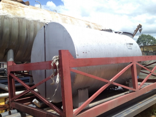 ขายถังน้ำมัน 4,500 ลิตร ภายในสะอาด ไม่มีผุ สภาพดีมาก ราคาไม่แพง