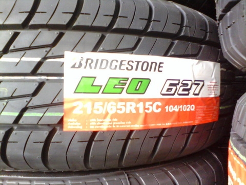 ยาง 215 65 15 Bridgestone LEO 627 ยางใหม่ๆ ครับเส้นละ 2,950.- ครับ ยาง 215 65 15 Bridgestone LEO 627 ยางใหม่ๆ ครับเส้นละ 2,950.- ครับ