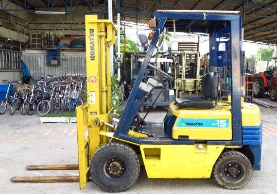 รถยกน้ำมันเบนซิน ขนาด 1.5 ตัน เสาสูง 3 เมตร Komatsu FG15-15