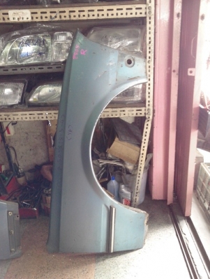 บังโคลนหน้า PEUGEOT 505 ขวา แท้เก่า