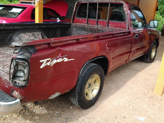 Toyota tiger หัวเดียว 2L 2500 cc. ปี99 ห้องเครื่องสวย กระบะไม่ต้องเปลี่ยน Toyota tiger หัวเดียว 2L 2500 cc. ปี99 ห้องเครื่องสวย กระบะไม่ต้องเปลี่ยน