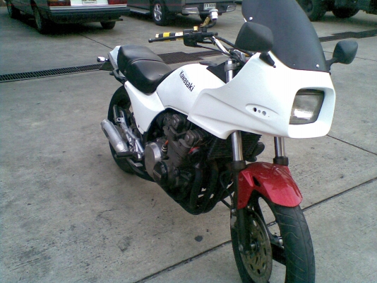 ขาย kawasaki gpz400fราคา35,000บาท ขาย kawasaki gpz400fราคา35,000บาท