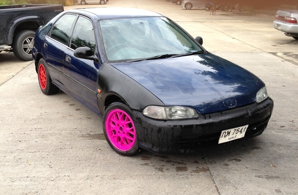 รถแต่งนิดหน่อย เครื่องช่วงล่างดี น้ำมัน+LPGสียังสวยอยู่เกียออโต้