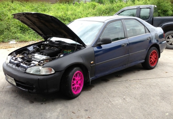 รถแต่งนิดหน่อย เครื่องช่วงล่างดี น้ำมัน+LPGสียังสวยอยู่เกียออโต้