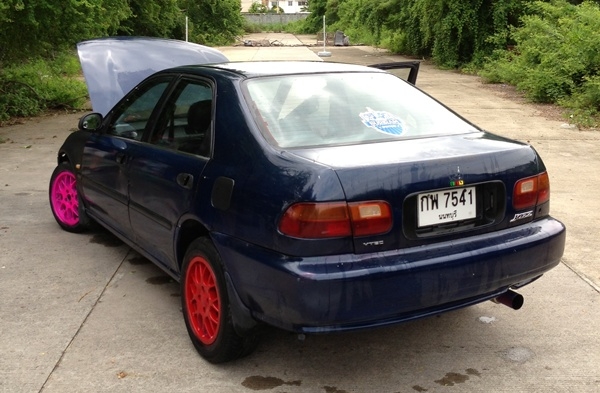 รถแต่งนิดหน่อย เครื่องช่วงล่างดี น้ำมัน+LPGสียังสวยอยู่เกียออโต้