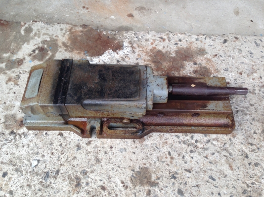 ขายปากกาแท่น เครื่องมิลลิ่ง ของ Vertex ขนาดตามรูป ปากจับ 5 นิ้ว สภาพดีหมุนคล่อง แท่นแน่น พร้อมใช้งาน