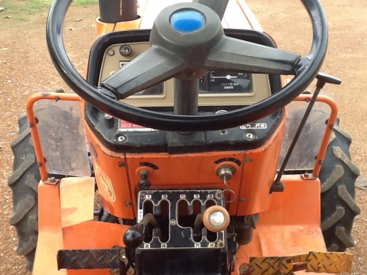 คูโบต้า L2402 4 WD 2 เพลา รุ่นท็อปพวงมาลัยเพาเวอร์ สภาพดีมากพร้อมใช้งาน