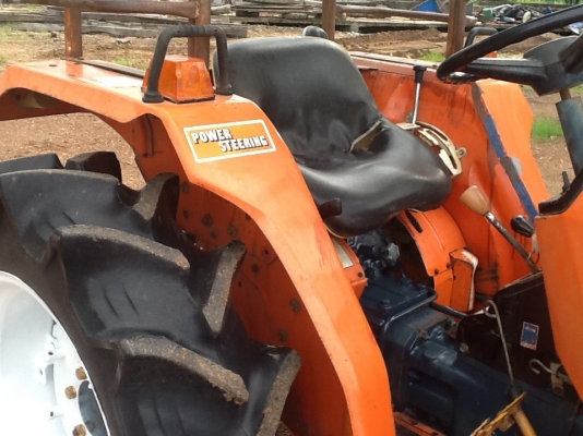 คูโบต้า L2402 4 WD 2 เพลา รุ่นท็อปพวงมาลัยเพาเวอร์ สภาพดีมากพร้อมใช้งาน