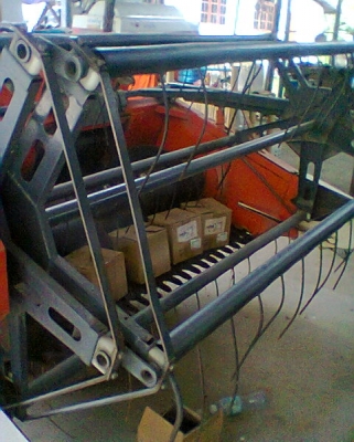 รถเกี่ยวข้าวรุ่น DC 60 มี 2 คัน รถเกี่ยวข้าวรุ่น DC 60 มี 2 คัน