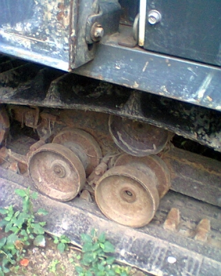 รถเกี่ยวข้าวรุ่น DC 60 มี 2 คัน รถเกี่ยวข้าวรุ่น DC 60 มี 2 คัน