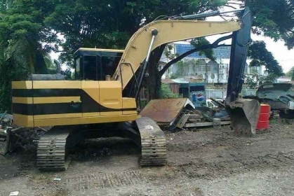 แบคโฮ CAT E120 Bเครื่องปั้มเดิม เอวแน่น ช่วงล่างเต็มรถทำงานอยู๋