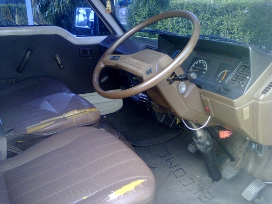 ขายรถตู้โตโยต้า ไฮท์เอท