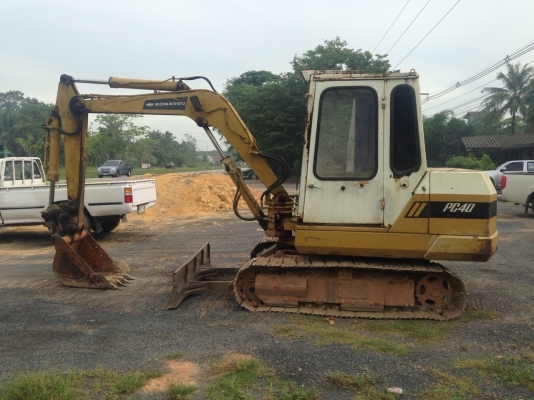 ขายเบคโฮ KOMATSU PC40-2 รถพร้อมใช้งาน สนใจโทร081-9701072