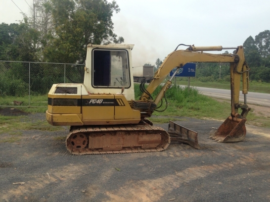 ขายเบคโฮ KOMATSU PC40-2 รถพร้อมใช้งาน สนใจโทร081-9701072 ขายเบคโฮ KOMATSU PC40-2 รถพร้อมใช้งาน สนใจโทร081-9701072