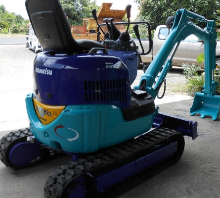 ขายรถขุดขนาดจิ๋ว KOMUTSU PC 10 MR เก่านอกปรับสถาพแล้ว