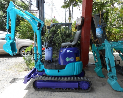 ขายรถขุดขนาดจิ๋ว KOMUTSU PC 10 MR เก่านอกปรับสถาพแล้ว