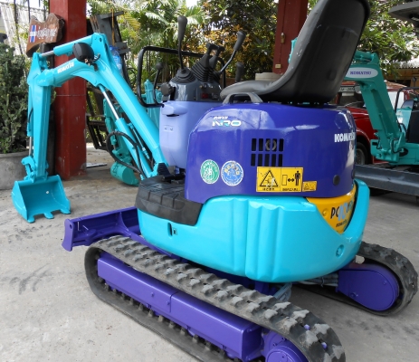 ขายรถขุดขนาดจิ๋ว KOMUTSU PC 10 MR เก่านอกปรับสถาพแล้ว