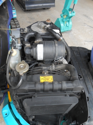 ขายรถขุดขนาดจิ๋ว KOMUTSU PC 10 MR เก่านอกปรับสถาพแล้ว