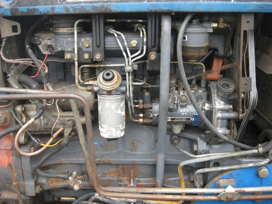 ขายรถไถ FORD 6640 New Holland 4x4WD ปี96 พร้อมใบอินวอยไปจดทะเบียน