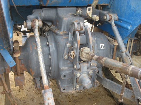 ขายรถไถ FORD 6640 New Holland 4x4WD ปี96 พร้อมใบอินวอยไปจดทะเบียน