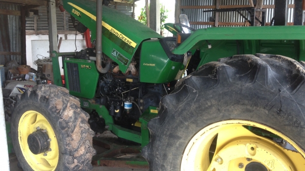 ขายรถไถจอนเดียร์2เพลา สภาพพร้อมใช้ เครื่องดีเกียร์ดี 60แรง รถมีสองคันเลือกได้ คันหนึ่ง550000 อีกคัน500000บาทราคาลดได้อีกคับรถเจ้าของ