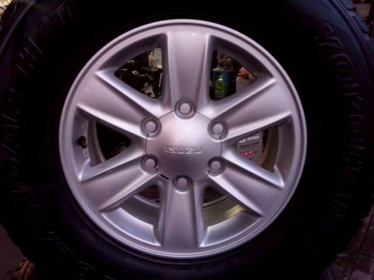 ขายแม๊กอีซูซุพร้อมยาง สภาพเดิมรับ 275/70/16 ยางปี 2010