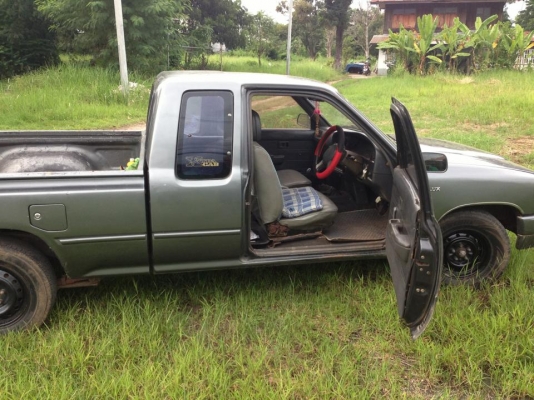 ขาย toyota hilux mighty-x สภาพสวยราคาถูก ซื้อไปใช้ได้เลย เจ้าของขายเอง พอดีพึ่งไปซื้อรถใหม่เลยตัดใจขาย