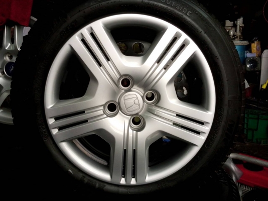 ขายยางรถสภาพใหม่มากครับ ปี 2013 ขอบ 15