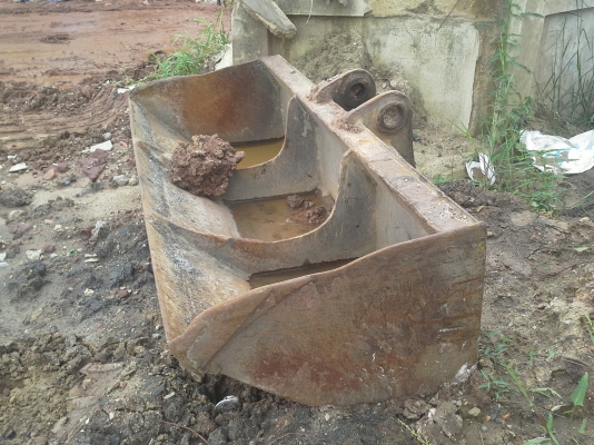 ขายด่วน บุ้งกี๋ HITACHI EX-120