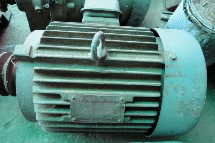 มอเตอร์  3 HP.ใช้ไฟ 3 เฟส  ของ Hitachi